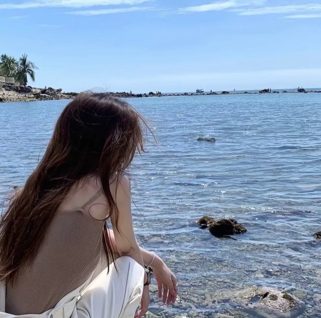 比基尼琼斯和爱的圣殿